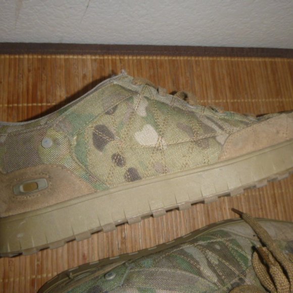 RARE OAKLEY  CAMO    CANVAS    SHOES Men\'s Size 12 main image 5
